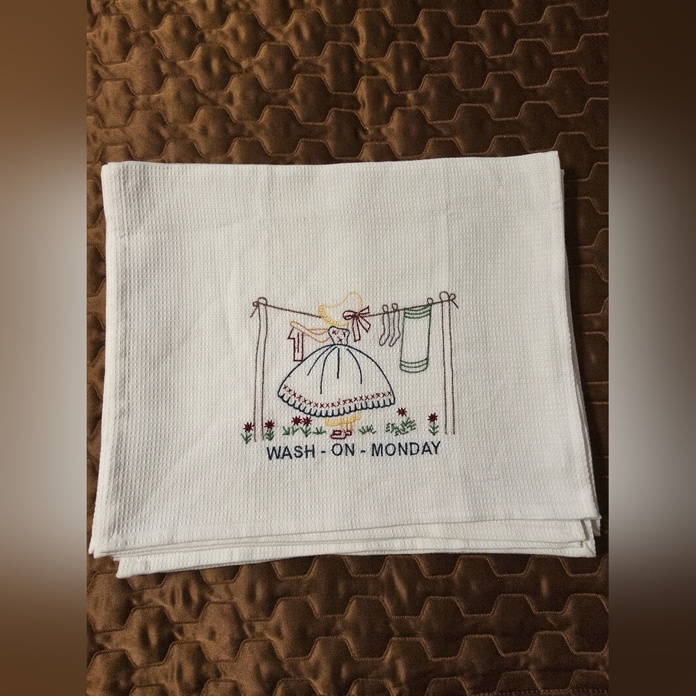Vintage Tea Towels. Perfect Christmas Gift! - Picture 3 of 11